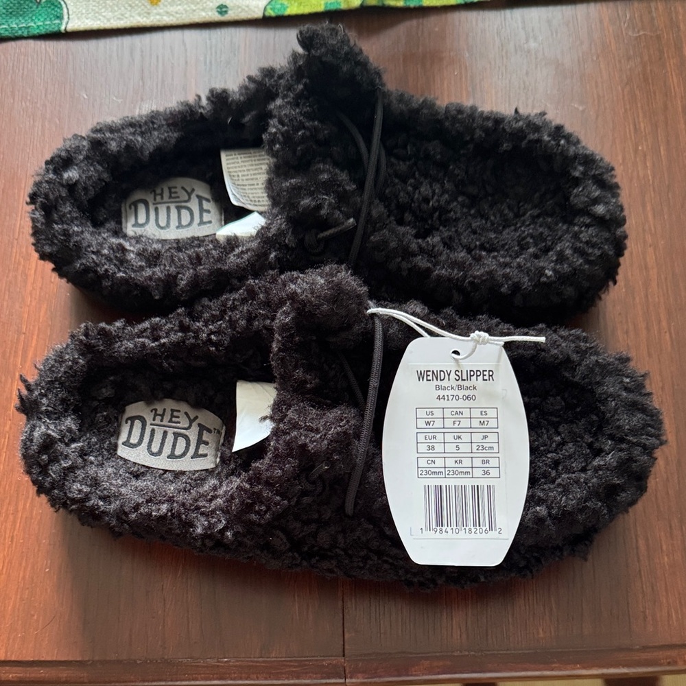 Hey Dude women’s  Cozy Black Slippers